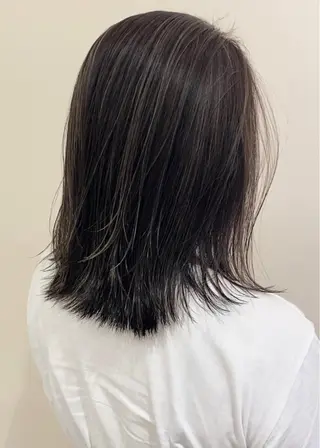 ミディアム カラー レイヤーカット/ ハイライト　千咲季のヘアスタイル