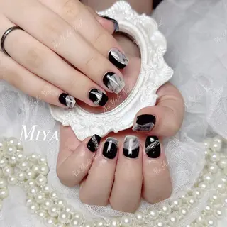 ネイル Queenie 🦋のネイルデザイン