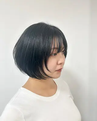ショート カラー コバヤシ リョウのヘアスタイル