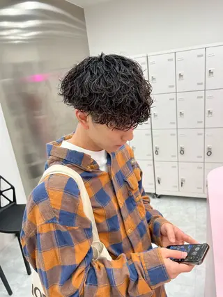 ミディアム パーマ メンズ メンズパーマ特化 TAIGAのヘアスタイル
