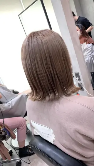 ショート カラー リサ tonieのヘアスタイル