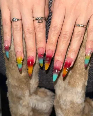 ネイル 🪐富島彩夏 /海外nail🪐のネイルデザイン