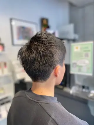 メンズ 根本 真奈のヘアスタイル