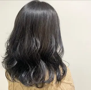 カラー 山口 莉奈のヘアスタイル