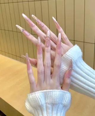 カラー AIN Nailのネイルデザイン