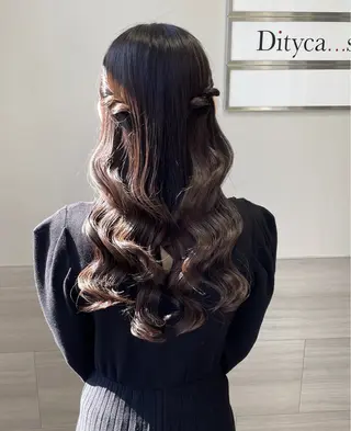 ロング 倉地 更彩のヘアスタイル