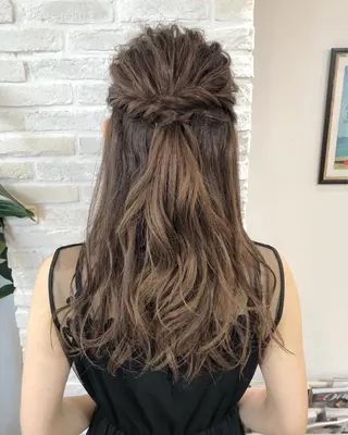 セミロング ヘアアレンジ 遠藤 拓馬のヘアスタイル