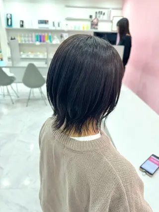 ミディアム 小谷野 真優のヘアスタイル
