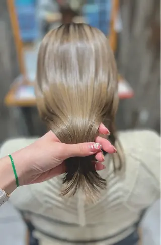 セミロング 🎀Lolonois 池田店🎀佐藤百奈美のヘアスタイル