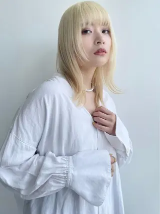 カラー 透明感ブリーチ ハイトーンウエダのヘアスタイル