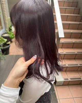 ミディアム カラー 大橋 芽衣のヘアスタイル