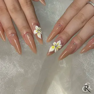 ロング 美フォルムスカルプ✨ RENAのネイルデザイン