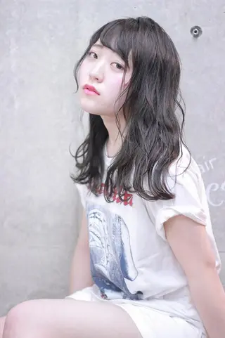 セミロング カラー 及川 光のヘアスタイル