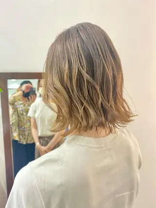 ミディアム ili 梅田のヘアスタイル