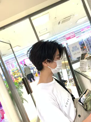 ショート MODEks eau 佐藤優志のヘアスタイル