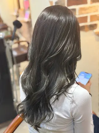 ロング 飯星慧斗 /ブリーチ、縮毛矯正のヘアスタイル