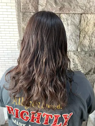 セミロング カラー 蓮見  友里のヘアスタイル