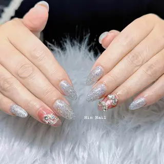 ネイル Hin Nailsのネイルデザイン