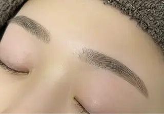 アイブロウ enu大阪梅田店【エヌ】所属・大西 里奈のマツエク・マツパデザイン