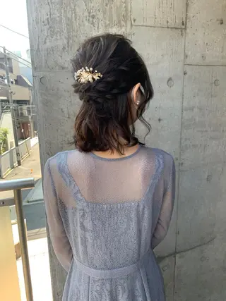 ミディアム ヘアアレンジ ミルクティーベージュ ブリーチ 店長 清水のヘアスタイル