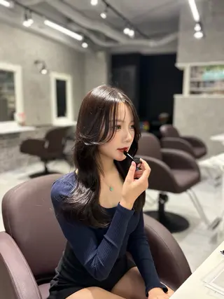 セミロング Aura 髪質改善&韓国レイヤー所属・あい❤︎ /髪質改善/韓国巻きのヘアスタイル