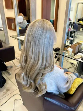 セミロング カラー トップスタイリスト 林すずかのヘアスタイル