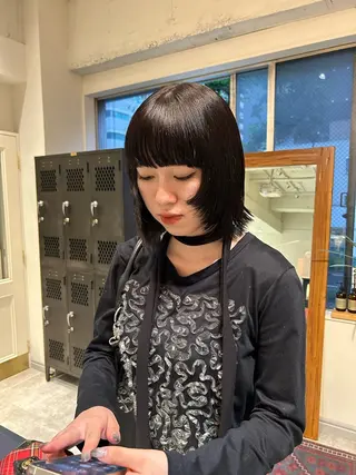 ミディアム カラー 薄暮 マツイ レンのヘアスタイル
