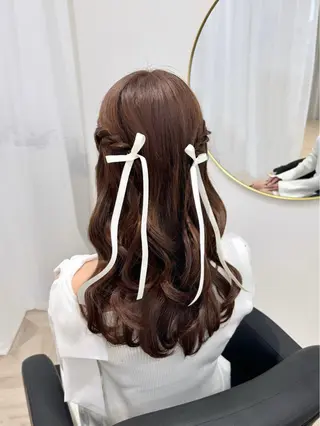 セミロング ヘアアレンジ 𝒎𝒐𝒆🩰 名駅/ヘアメ/暖色♡のヘアスタイル