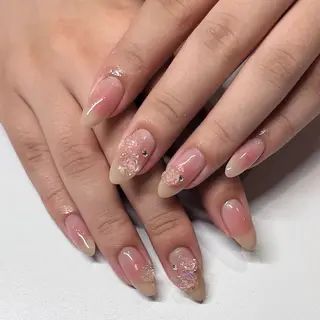 ネイル NAO🐰🎀 ちゅるん⌇パラジェルのネイルデザイン