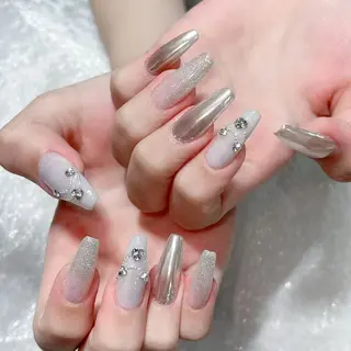 ネイル Queens テイのネイルデザイン