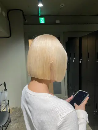 ショート ハイトーンカラー レイヤー/ juriのヘアスタイル