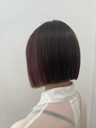 ショート カラー ぱつっとボブ/ 小野あかねのヘアスタイル