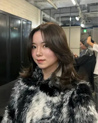 ミディアム オリーブベージュ 🫒🩶Rianaのヘアスタイル