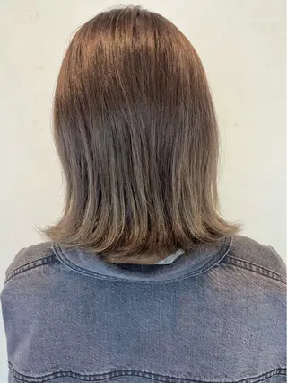 ミディアム カラー 伊藤 さやかのヘアスタイル
