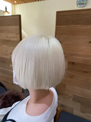 ショート カラー ハラ ルイスのヘアスタイル