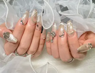 ネイル Roi〈ロワ〉 Reikaのネイルデザイン