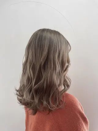 カラー mopa_kaede ナチュラル/レイヤーのヘアスタイル