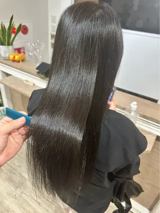 ロング 西浦慎二 /艶カラー/髪質改善のヘアスタイル