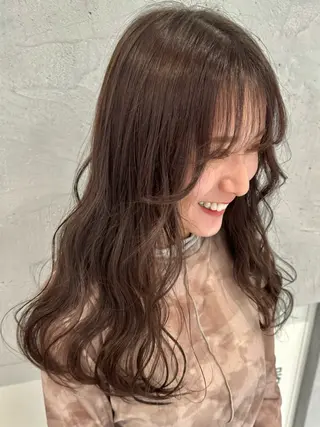 ロング 透け感カラー/ momo🦕🌱のヘアスタイル