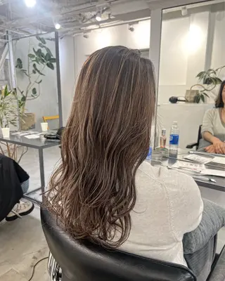 ロング ハイライト／レイヤー 木下翔太のヘアスタイル