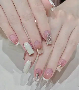 ネイル 🎀M nails✨ ビューティーのネイルデザイン