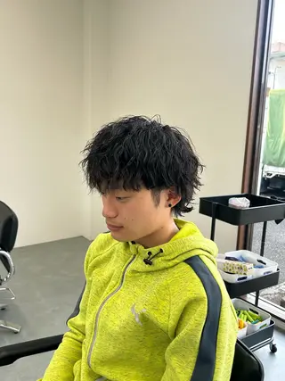 ショート パーマ メンズ FeU 宇都宮戸祭所属・宮下 遼太のヘアスタイル