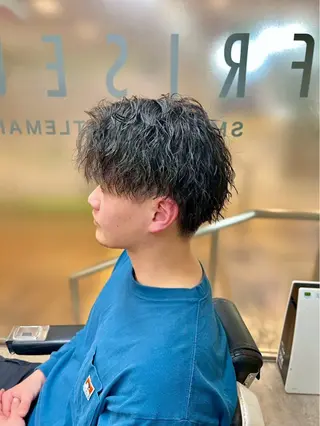 ショート パーマ メンズ 佐々木 優人のヘアスタイル