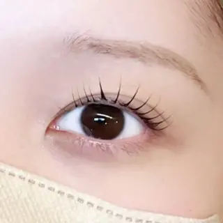 マツエク・マツパ Helena みなつのヘアスタイル