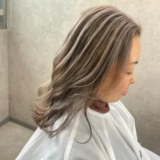 セミロング カラー 松井那津子 /ハイライトブリーチのヘアスタイル