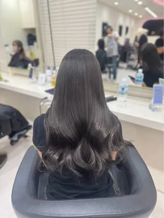 ロング カラー 近藤 芽依のヘアスタイル