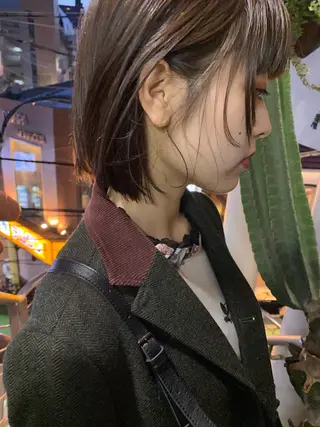 ミディアム カラー qiie/ワンカラー インナーカラーのヘアスタイル
