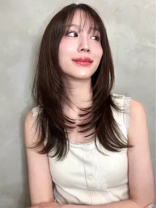 セミロング ブリーチなしWカラー /レイヤー/設樂彩乃のヘアスタイル
