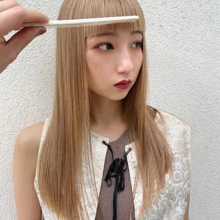 セミロング カラー ブリーチカラーが人気 onnuのヘアスタイル