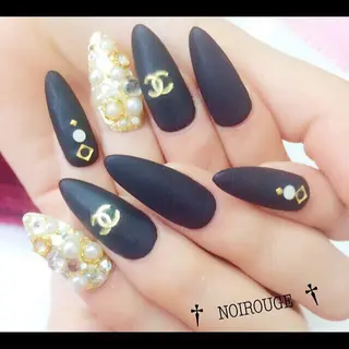 ネイル NOIROUGE所属・NOI ROUGEのネイルデザイン